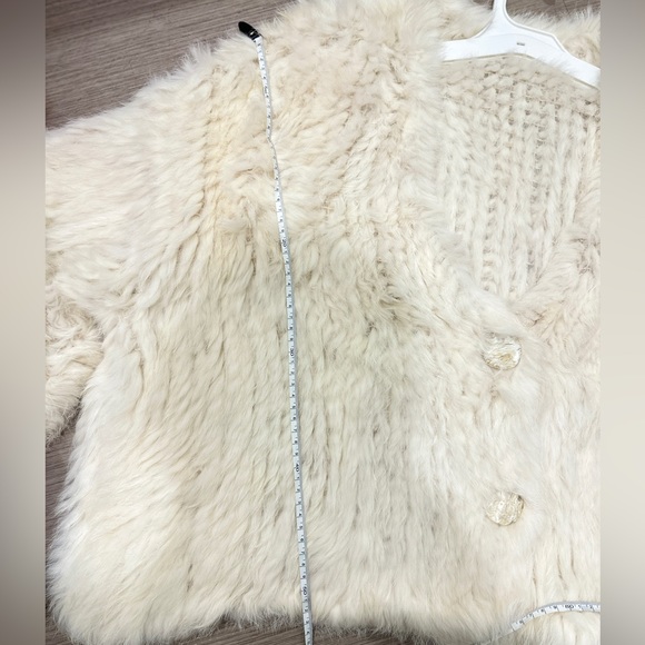 Women off-white color knitted fur Top/Cardigan oversize - Picture 6 of 8